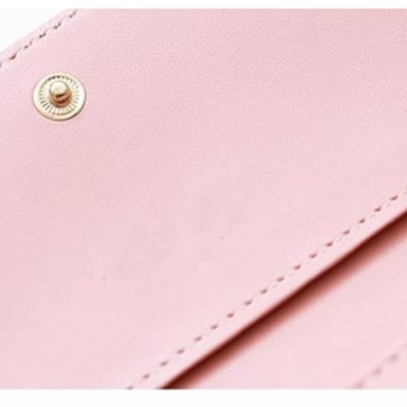 Chic Black Quilted Wallet with Pink Interior - Picture 2 of 3